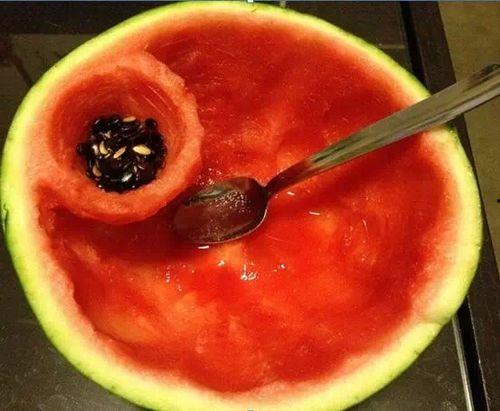 吃瓜用勺文案,尽享夏日清凉滋味